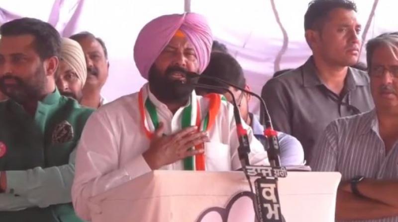 Captain has organized a large rally in Sangrur in the right of Kewal Singh Dhillon Captain has organized a large rally in Sangrur in the right of Kewal Singh Dhillon