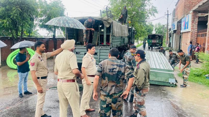 PUNJAB POLICE ALONG WITH NDRF, SDRF & ARMY INTENSIFY RESCUE OPERATIONS AT FLOOD-HIT DISTRICTS