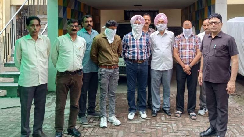 VB ARRESTS TWO LUDHIANA DRO OFFICIALS AMONG FOUR FOR ACCEPTING BRIBE OF RS 30K VB ARRESTS TWO LUDHIANA DRO OFFICIALS AMONG FOUR FOR ACCEPTING BRIBE OF RS 30K