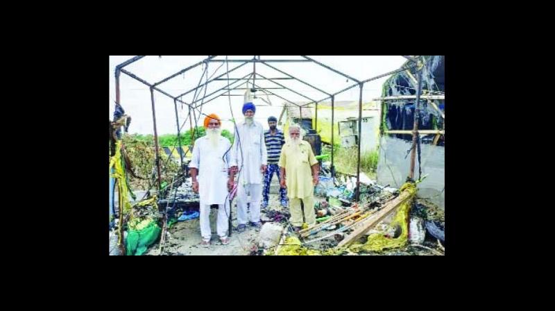 Farmer's tent burnt to ashes at Tikri border Farmer's tent burnt to ashes at Tikri border