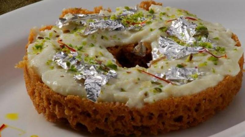 Make ghewar in the kitchen at home Make ghewar in the kitchen at home