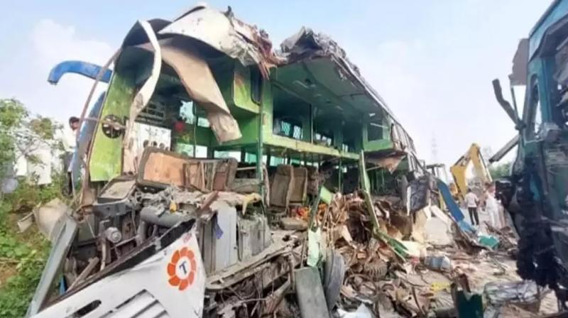 27 injured as Delhi-Bahraich bus collides head-on with truck in UP's Barabanki 27 injured as Delhi-Bahraich bus collides head-on with truck in UP's Barabanki