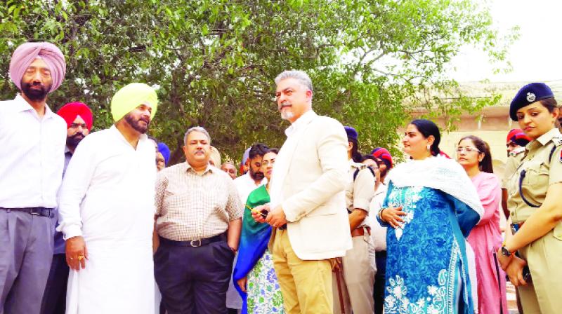  Navjot Singh Sidhu's With Officers 