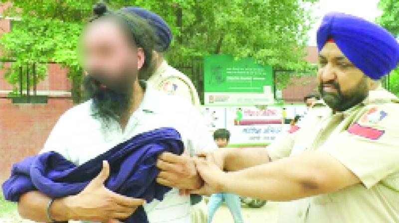 The police officer who took the cab driver caught The police officer who took the cab driver caught