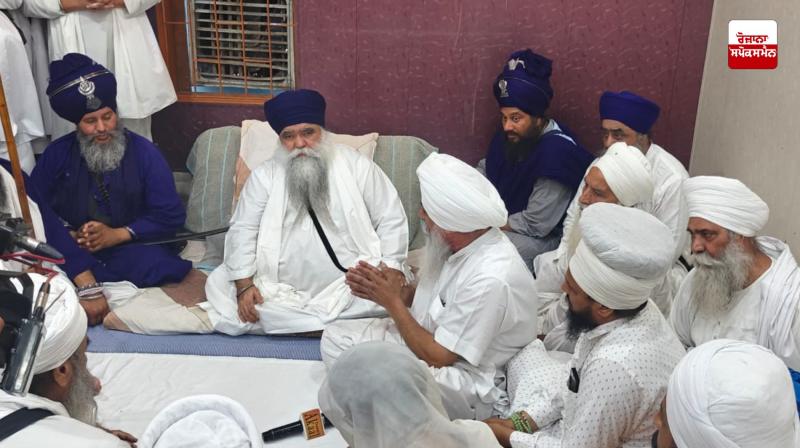 ਦਮਦਮੀ ਟਕਸਾਲ ਦਾ ਵੱਡਾ ਐਲਾਨ, 11 ਜੂਨ ਨੂੰ ਪਿੰਡ ਬਾਦਲ 'ਚ 500 ਸਿੱਖ ਦੇਣਗੇ ਧਰਨਾ ਦਮਦਮੀ ਟਕਸਾਲ ਦਾ ਵੱਡਾ ਐਲਾਨ, 11 ਜੂਨ ਨੂੰ ਪਿੰਡ ਬਾਦਲ 'ਚ 500 ਸਿੱਖ ਦੇਣਗੇ ਧਰਨਾ