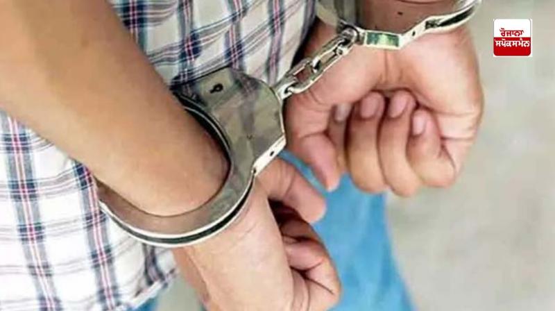 Punjabi man arrested with 11 weapons in Madhya Pradesh Latest News in punjabi Punjabi man arrested with 11 weapons in Madhya Pradesh Latest News in punjabi