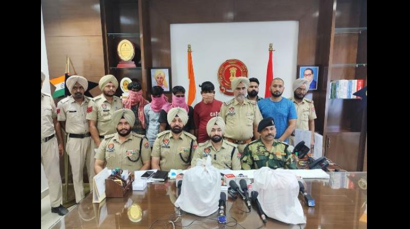 4 drug smugglers arrested 4 drug smugglers arrested