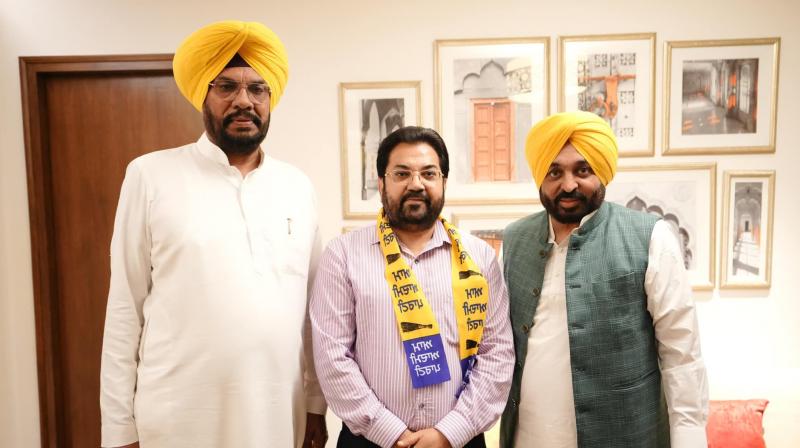 Opposition leaders ofparties joined AAP News Opposition leaders ofparties joined AAP News