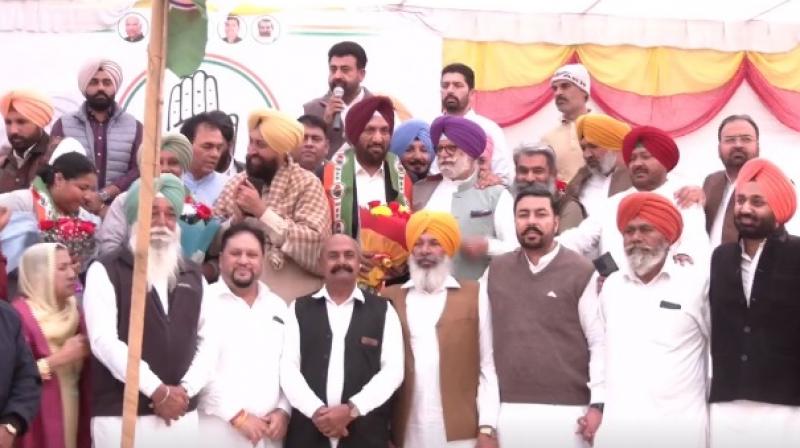 Ajam Bhatti and former SSP Rajinder Singh rejoined the Congress Ajam Bhatti and former SSP Rajinder Singh rejoined the Congress