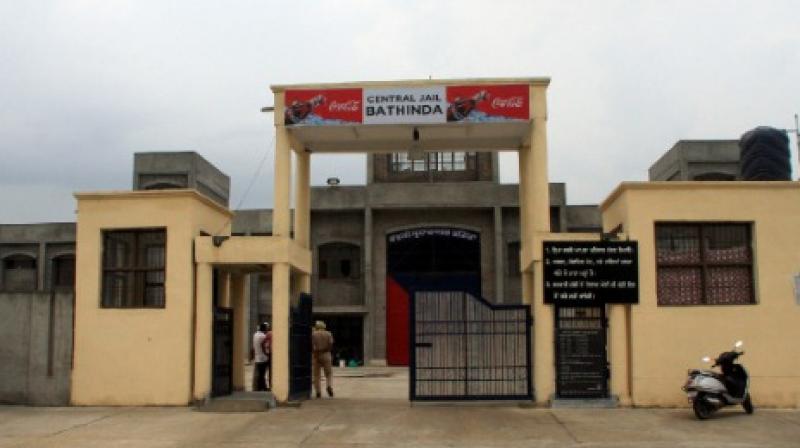 Major incident in Bathinda Jail, gangsters attack CRPF jawans Major incident in Bathinda Jail, gangsters attack CRPF jawans