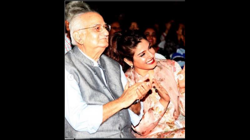 Raveena Tandon's father Ravi Tandon passed away Raveena Tandon's father Ravi Tandon passed away