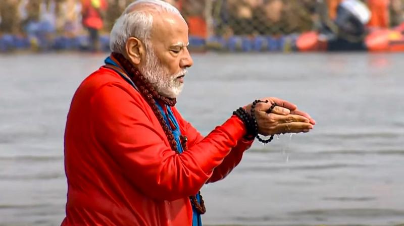 PM Modi bathed in Mahakumbh PM Modi bathed in Mahakumbh