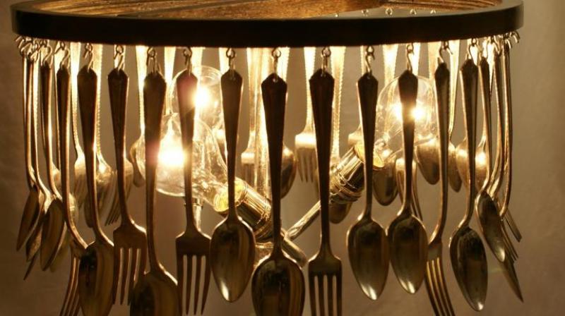 Decorate your home with old utensils Decorate your home with old utensils