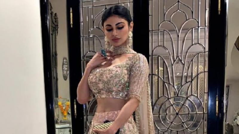 Mouni Roy 