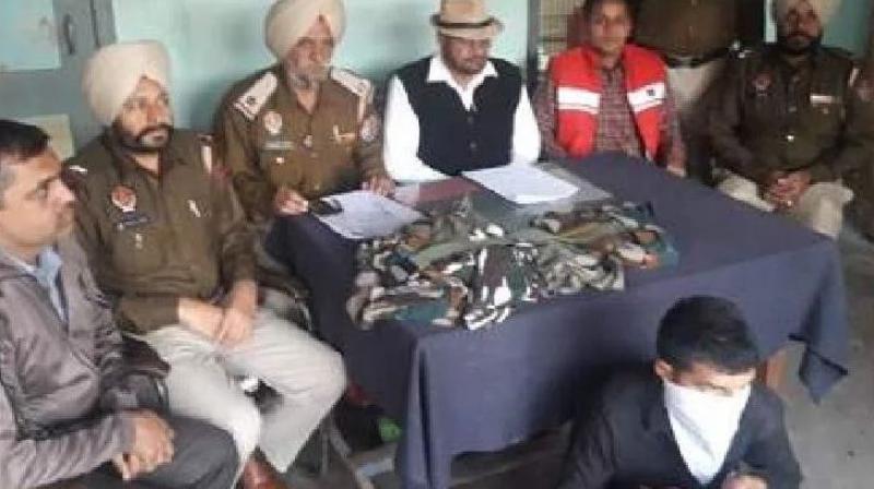 a man wearing army uniform arrested by GRP and RPF in Punjab a man wearing army uniform arrested by GRP and RPF in Punjab