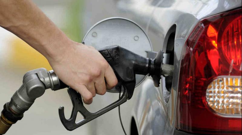  Petrol Rate In Delhi Crosses Rs.70/Litre