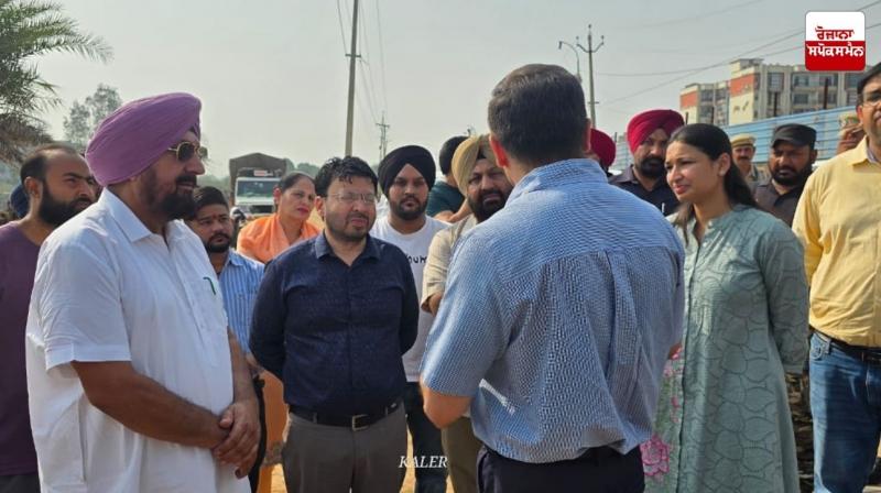 Minister Ravjot Singh and MLA Randhawa arrived to review the infrastructure issues of Zirakpur. Minister Ravjot Singh and MLA Randhawa arrived to review the infrastructure issues of Zirakpur.