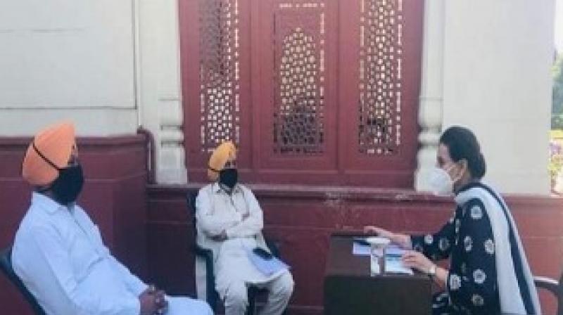 Tohra family meets Maharani Preneet Kaur, political agitation begins Tohra family meets Maharani Preneet Kaur, political agitation begins