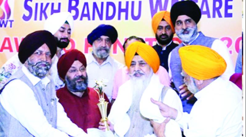 Manjit Singh GK Honoring Jathedar Avatar Singh