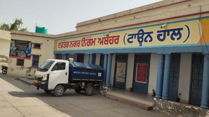 2 employees of Abohar Municipal Corporation dismissed 2 employees of Abohar Municipal Corporation dismissed
