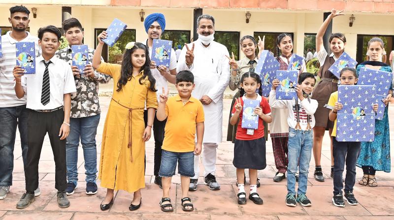 Education Minister felicitates ‘Ambassadors of Hope’ winners of five more districts with Apple iPads, Laptops, Android Tablets