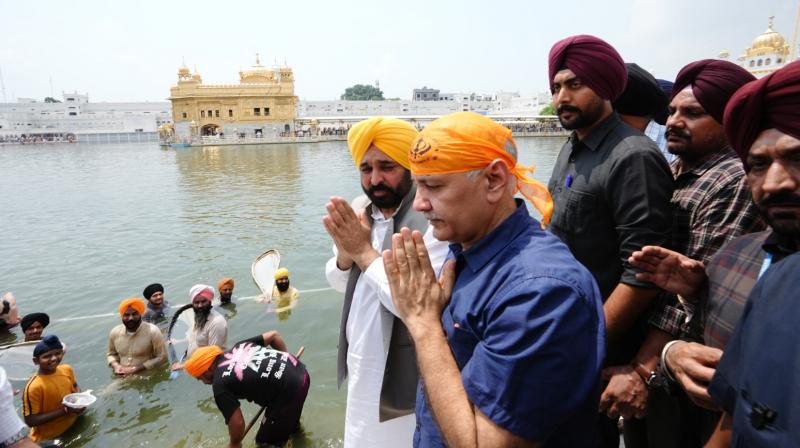 CM Bhagwant Mann and Manish Sisodia paid obeisance at Sri Darbar Sahib CM Bhagwant Mann and Manish Sisodia paid obeisance at Sri Darbar Sahib