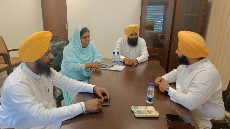 MLA Sarvajit Kaur Meets Jail Minister MLA Sarvajit Kaur Meets Jail Minister