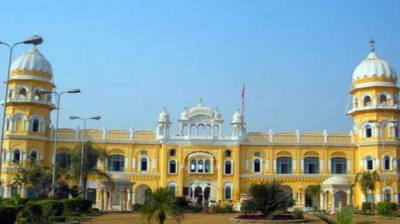 An Indian Sikh family robbed in Pakistan An Indian Sikh family robbed in Pakistan