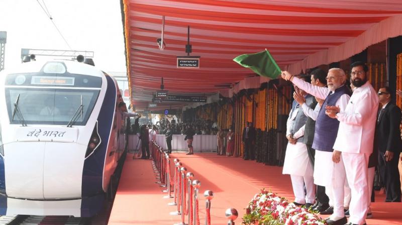 PM Modi flagged off the Vande Bharat Express train running between Nagpur and Bilaspur. PM Modi flagged off the Vande Bharat Express train running between Nagpur and Bilaspur.