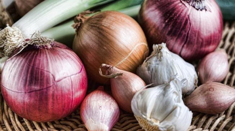 Breast cancer risk less with garlic and onion Breast cancer risk less with garlic and onion