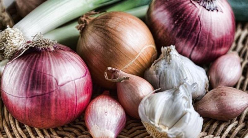 Breast cancer risk less with garlic and onion