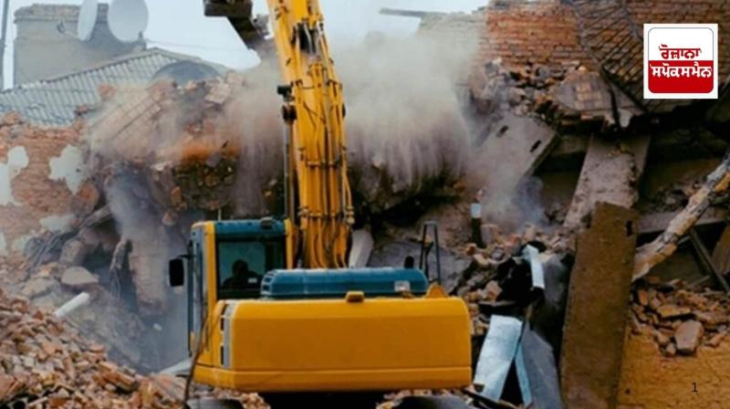 Woman eloped with lover in Gujarat, angry husband drives bulldozer on lover's house Woman eloped with lover in Gujarat, angry husband drives bulldozer on lover's house