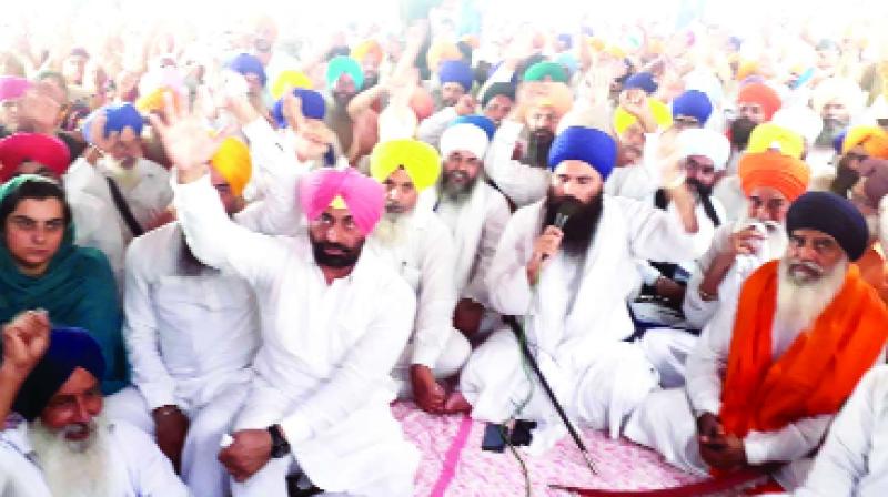 Sukhpal Singh Khaira Protesting with Party Members