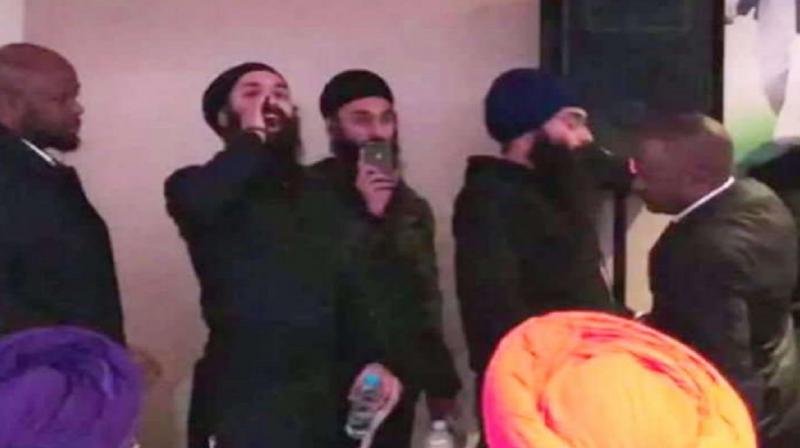Khalistan supporters attempt to disrupt Rahul Gandhi's event in UK Khalistan supporters attempt to disrupt Rahul Gandhi's event in UK