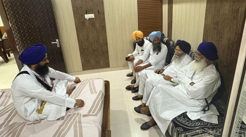 ਜਥੇਦਾਰ ਗਿਆਨੀ ਕੁਲਦੀਪ ਸਿੰਘ ਗੜਗੱਜ ਨੇ ਭਾਈ ਧਿਆਨ ਸਿੰਘ ਮੰਡ ਨਾਲ ਕੀਤੀ ਮੁਲਾਕਾਤ ਜਥੇਦਾਰ ਗਿਆਨੀ ਕੁਲਦੀਪ ਸਿੰਘ ਗੜਗੱਜ ਨੇ ਭਾਈ ਧਿਆਨ ਸਿੰਘ ਮੰਡ ਨਾਲ ਕੀਤੀ ਮੁਲਾਕਾਤ