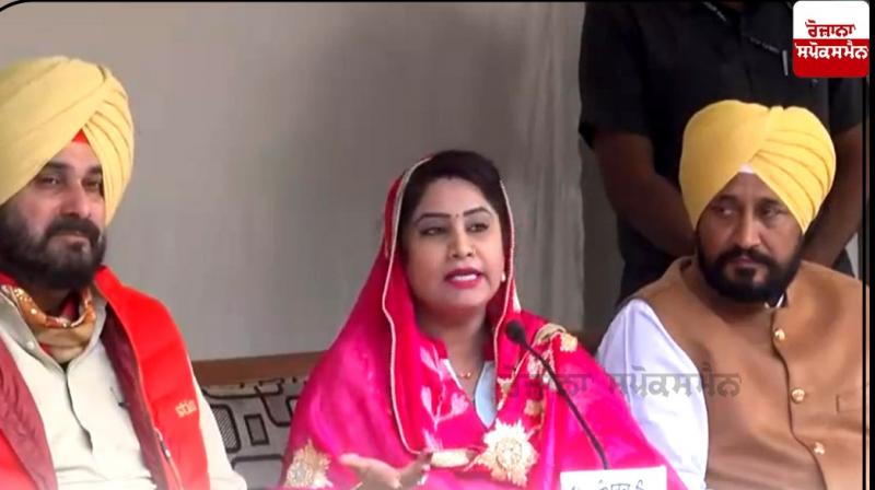 CM CHANNI WELCOMES AAP MLA RUBY IN CONGRESS PARTY CM CHANNI WELCOMES AAP MLA RUBY IN CONGRESS PARTY