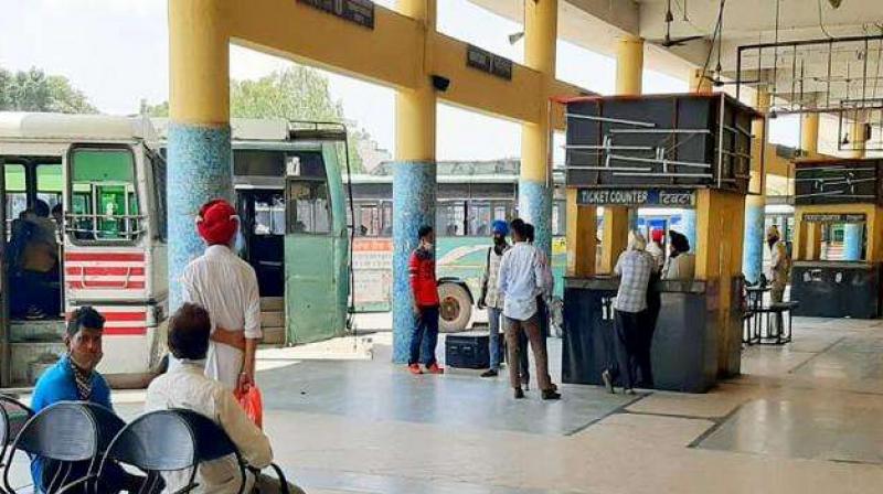 Very few passengers reach Jalandhar bus stand due to weekend lockdown