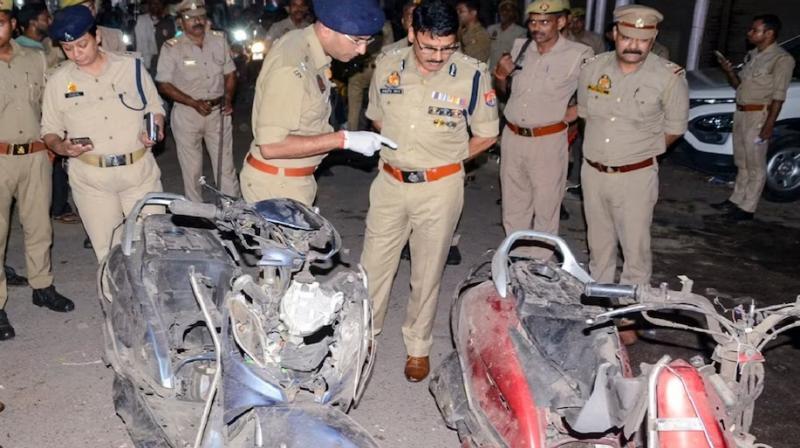 Powerful explosion in two scooters in Kanpur Powerful explosion in two scooters in Kanpur