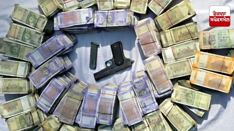 Batala Police busts USA-based Gurdev Jassal's gang, arrests 2 henchmen Batala Police busts USA-based Gurdev Jassal's gang, arrests 2 henchmen