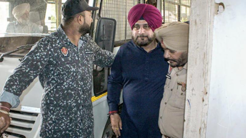 Navjot Singh Sidhu may be released on 1 april (File) Navjot Singh Sidhu may be released on 1 april (File)