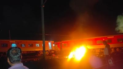 ਦੋ ਡੱਬਿਆਂ ਨੂੰ ਅੱਗ ਲੱਗੀ