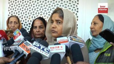 ਬੀਬੀ ਜਗੀਰ ਕੌਰ ਦੇ ਹੱਕ 'ਚ ਸ੍ਰੀ ਅਕਾਲ ਤਖ਼ਤ ਸਾਹਿਬ ਦੇ ਜਥੇਦਾਰ ਨੂੰ ਮੰਗ ਪੱਤਰ ਦੇਣ ਪਹੁੰਚਿਆ ਬੀਬੀਆਂ ਦਾ ਜੱਥਾ