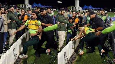 Pakistan player fights with fan.
