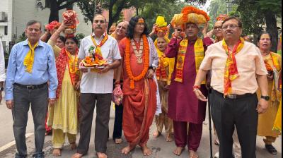 ਸ੍ਰੀ ਕ੍ਰਿਸ਼ਣ ਜਨਮਅਸ਼ਟਮੀ ਮਹੋਤਸਵ ਦੀ ਸ਼ੁਰੂਆਤ ਕਲਸ਼ ਯਾਤਰਾ ਨਾਲ ਹੋਈ।