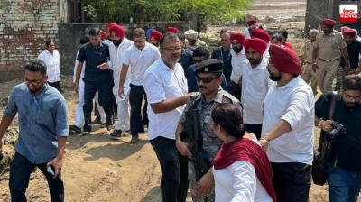 Rahul Gandhi, Who Reached Gurdaspur, Toured Villages on a Tractor Latest News in Punjabi 