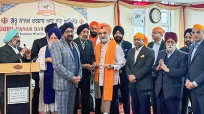 Sikh bodies condemn heckling of Indian envoy at NY gurdwara