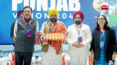 ਅੱਜ ਮੁੱਖ ਮੰਤਰੀ ਭਗਵੰਤ ਮਾਨ ਅਤੇ ਸੰਸਦ ਮੈਂਬਰ ਵਿਕਰਮਜੀਤ ਸਿੰਘ ਸਾਹਨੀ ਨੇ  ਪੰਜਾਬ ਯੂਨੀਵਰਸਿਟੀ, ਚੰਡੀਗੜ੍ਹ ਵਿਖੇ ਕਰਵਾਏ ਜਾ ਰਹੇ 'ਪੰਜਾਬ ਵਿਜ਼ਨ 2047 ਸੰਮੇਲਨ' ਦੇ ਵਿਸ਼ੇਸ਼ ਸੈਸ਼ਨ 'ਚ ਹਿੱਸਾ ਲੈਂਦੇ ਹੋਏ 