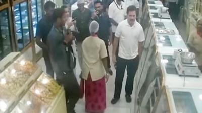 Rahul Gandhi visited a sweet shop in Tamil Nadu