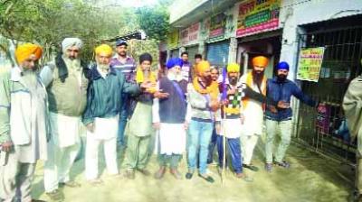 the morcha against liquor vendors