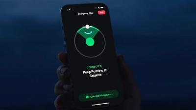 Apple's SOS feature saves family stuck in van amid Maui wildfires